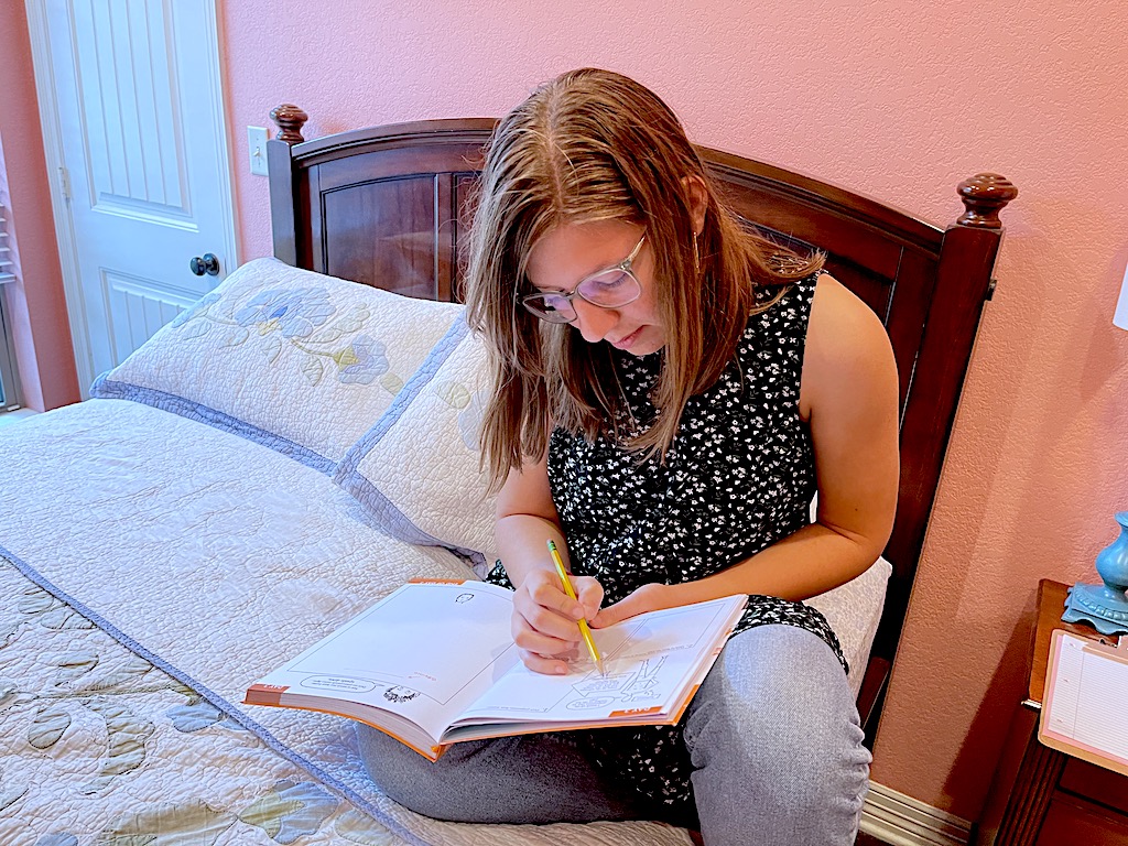 a picture of girl drawing